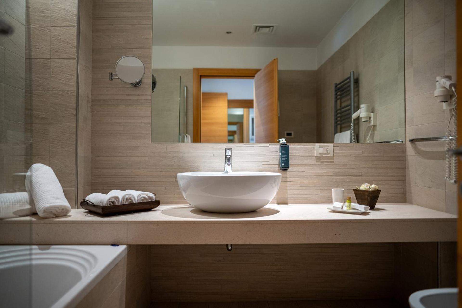 Borgo Ronchetto Hotel Salgareda ภายนอก รูปภาพ